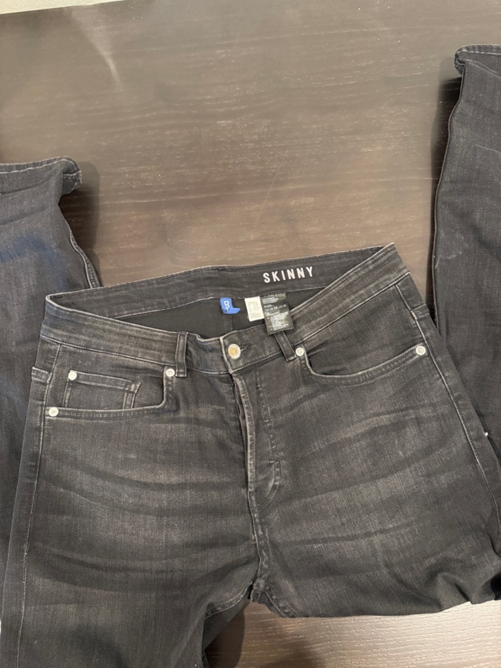 H& M Divided Men’s Skinny Jeans in Washed Black